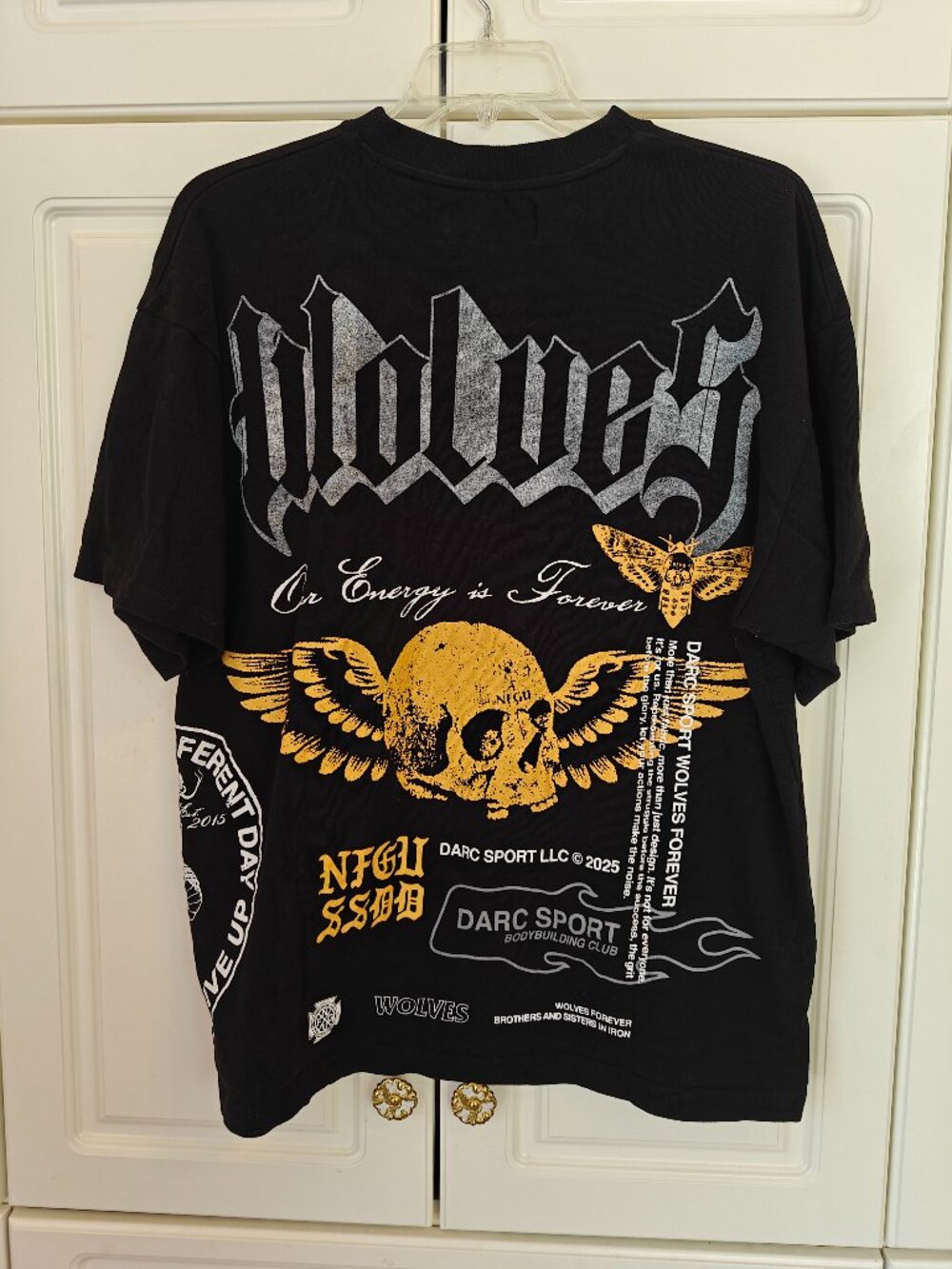 Darc Sport Wolves Men's Black Tee Shirt, size large - Picture 2 of 2